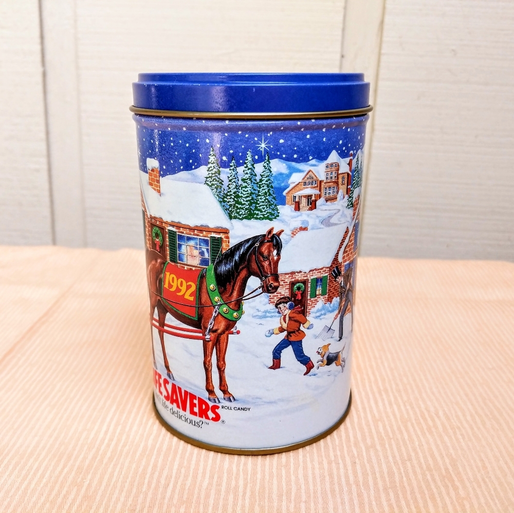Vintage 1992 Lifesavers Christmas tin for storage - Picture 2 of 7